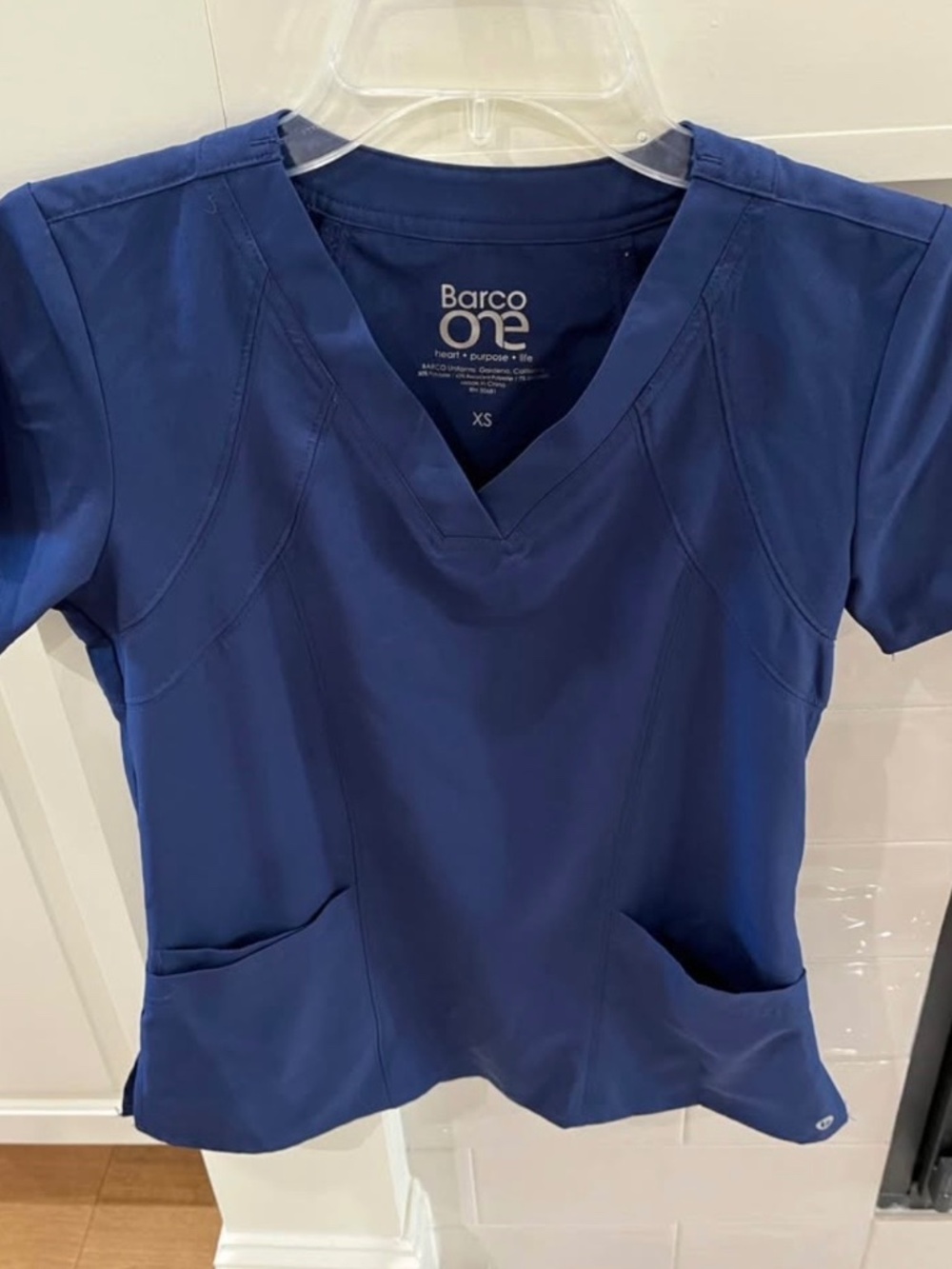 Barco one scrub shirt size xs